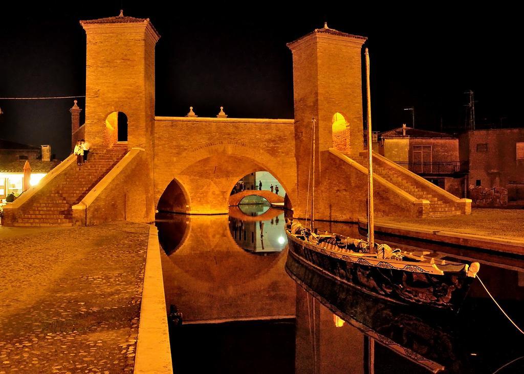 Palazzo Spada - Attico Con Terrazza Vista Fiume In Centro Codigoro Exterior foto