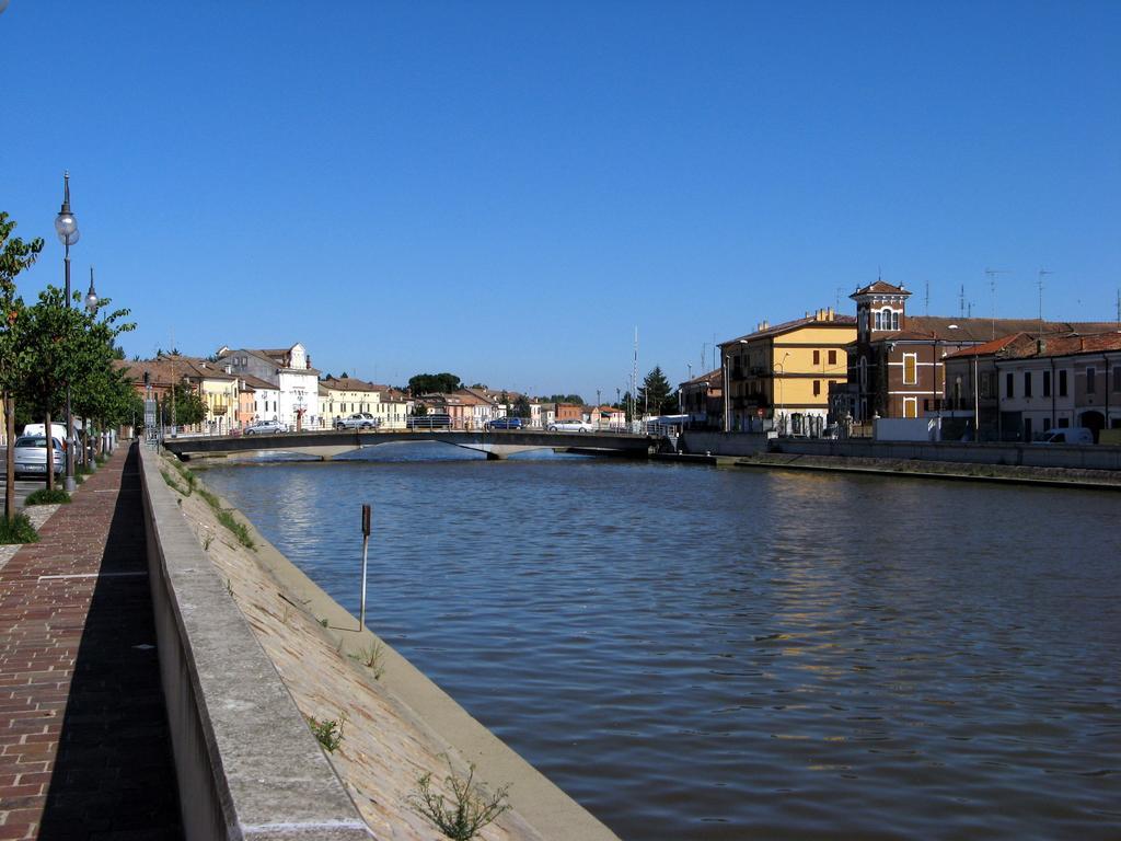 Palazzo Spada - Attico Con Terrazza Vista Fiume In Centro Codigoro Exterior foto